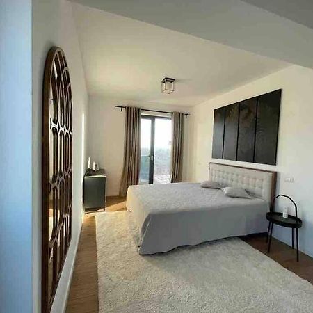 Modern 2-Bedroom Apartment In New Residence Craiova Exteriér fotografie