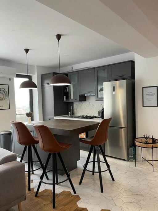Modern 2-Bedroom Apartment In New Residence Craiova Exteriér fotografie
