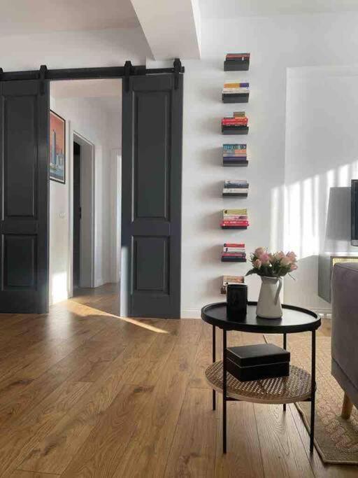 Modern 2-Bedroom Apartment In New Residence Craiova Exteriér fotografie