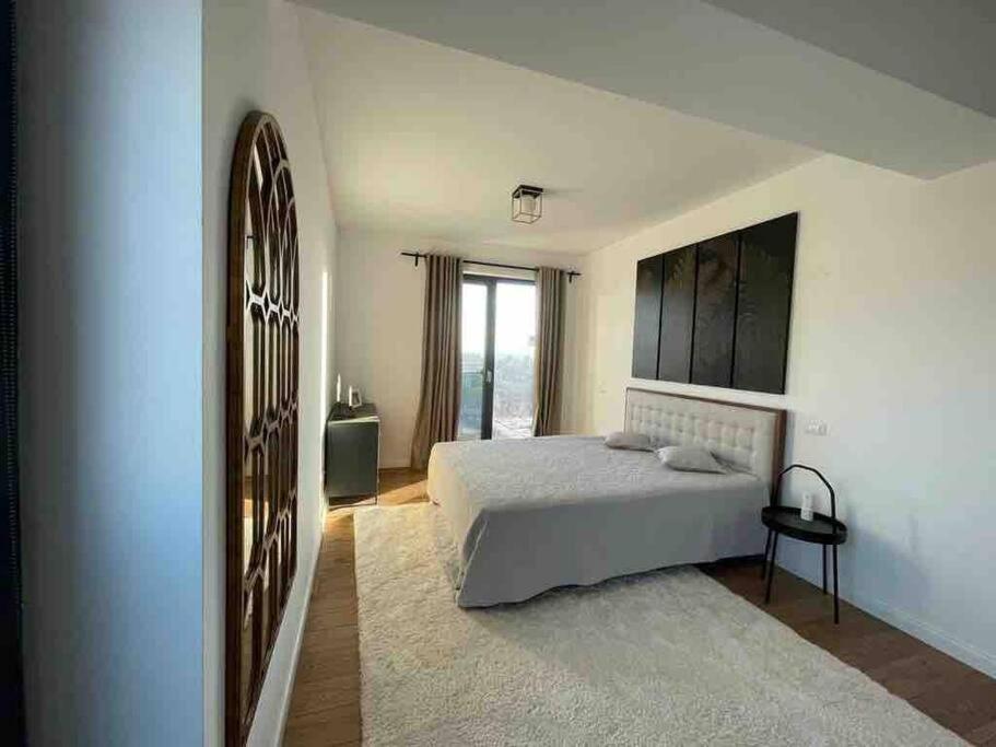 Modern 2-Bedroom Apartment In New Residence Craiova Exteriér fotografie